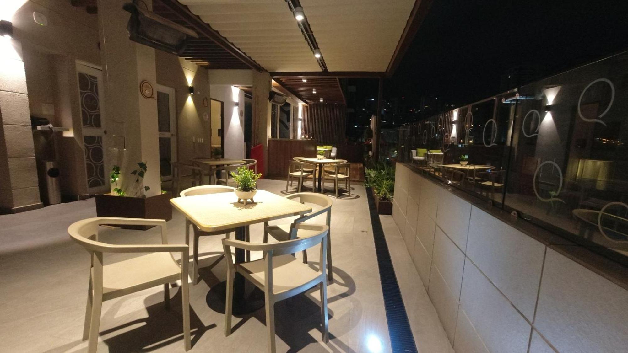 Quo Quality Hotel มานิซาเลส ภายนอก รูปภาพ The interior of the lounge