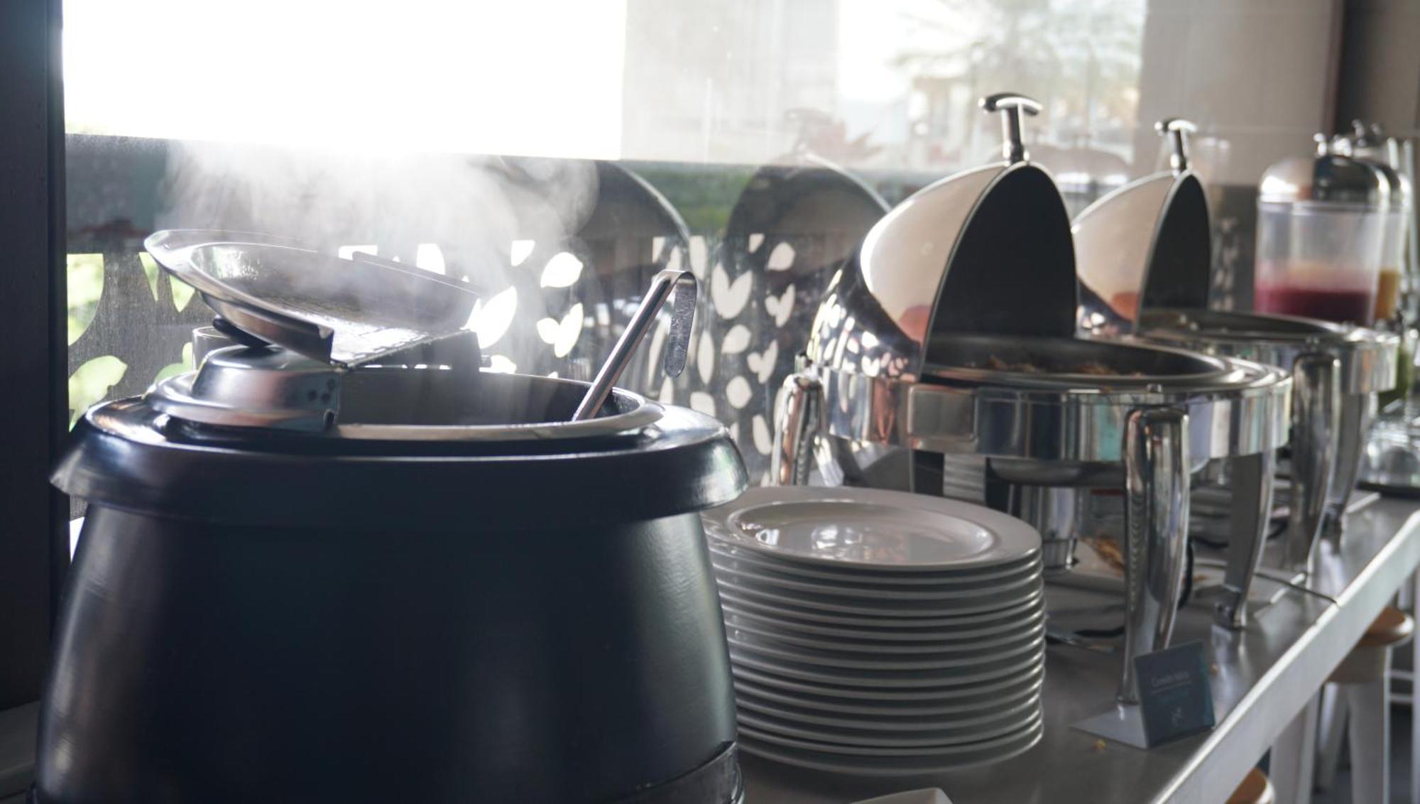 Quo Quality Hotel มานิซาเลส ภายนอก รูปภาพ A chafing dish